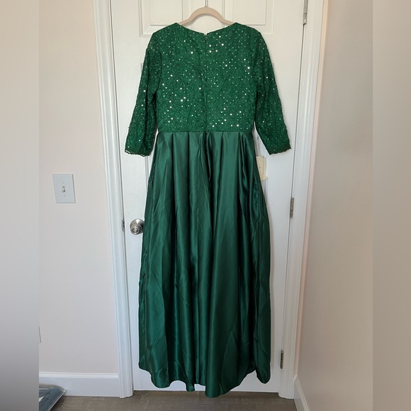 Ball Gown / Formal Dress - Picture 7 of 16